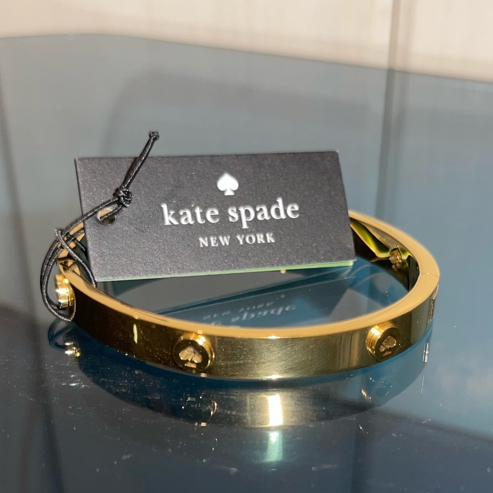Kate Spade Spot The Spade Studded Hinged Bangle Gold NWT - Picture 5 of 6